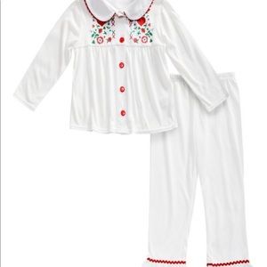 2 piece pajama set. Holiday Christmas pajamas 🌲